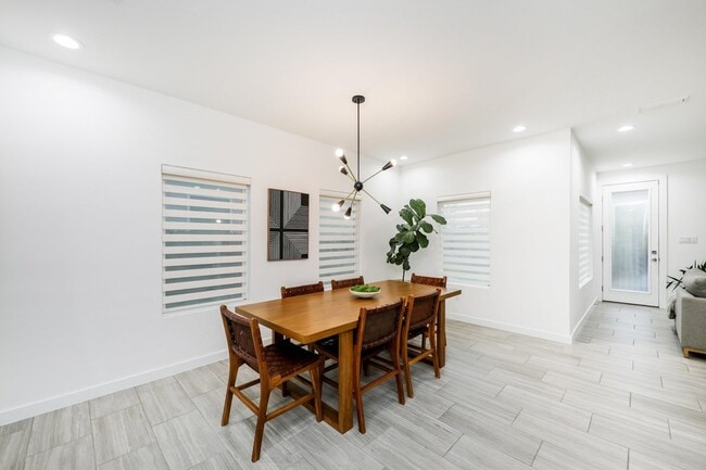 Photo - 425 Deer Path Lp