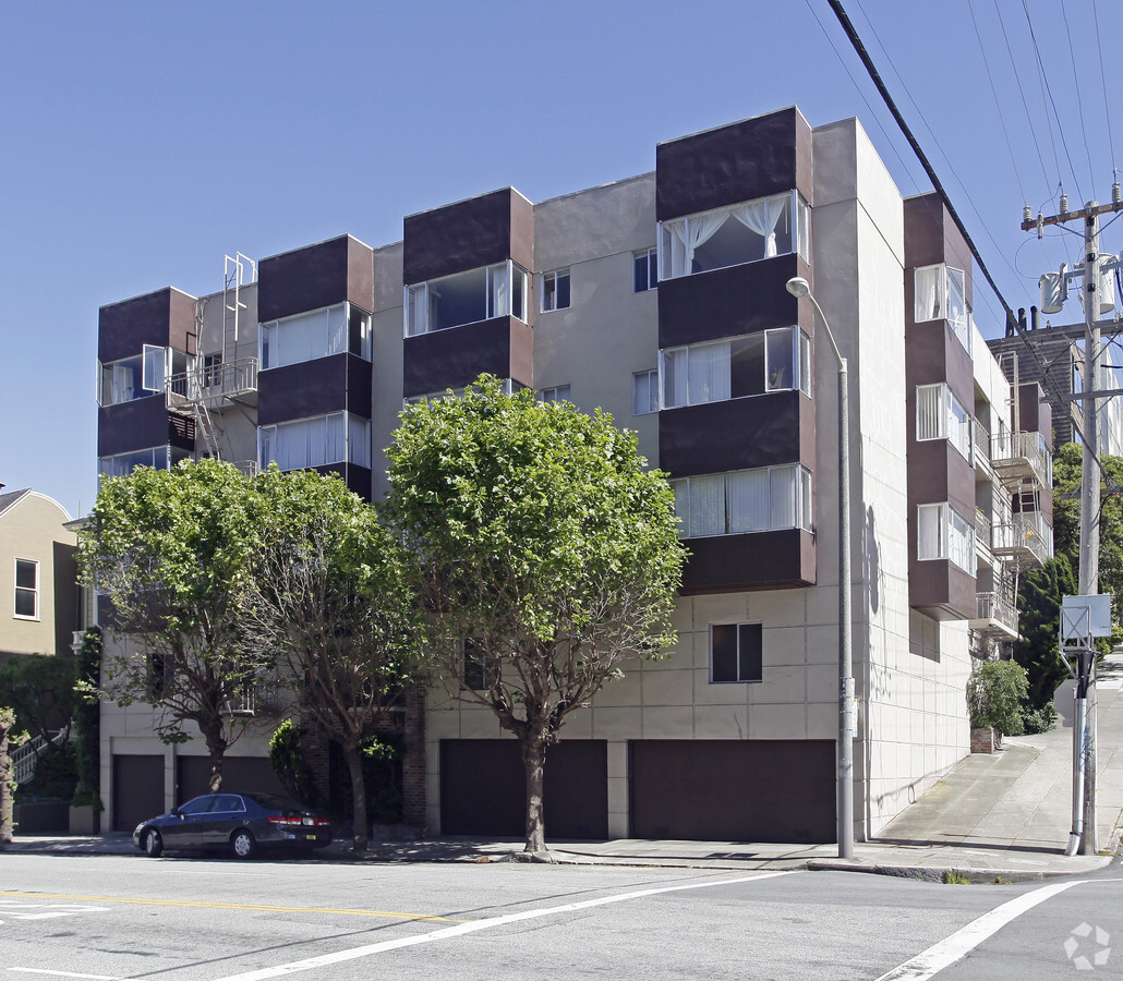 Primary Photo - 1889 Broadway Apartments