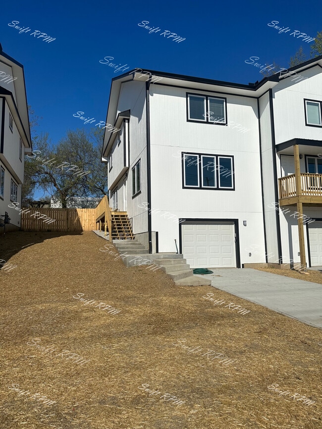 Photo - 705 N 2nd St Townhome