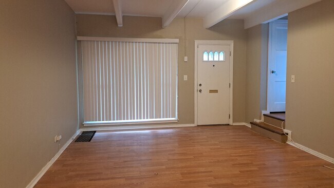 Photo - 244 E 92nd St