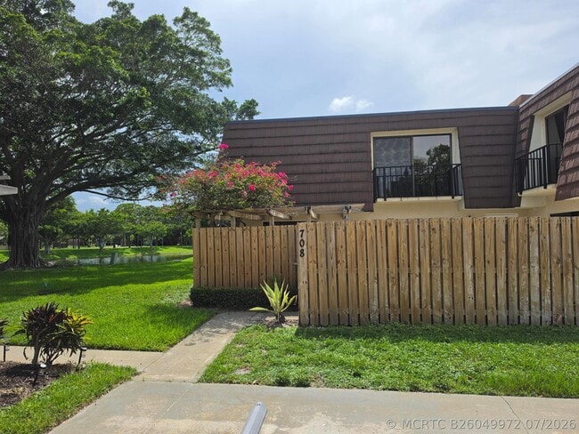 Building Photo - 708 7th Ln