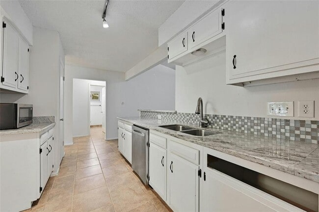 Photo - 3326 Clarksburg Dr