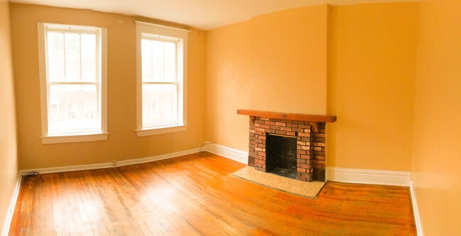 Photo - 2bed/1bath Apartment Conveniently Located!  Affordable!