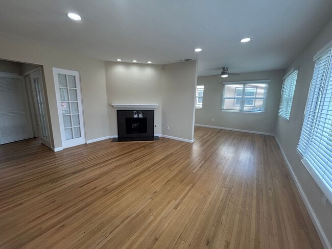 Photo - Thomas Avenue Unit 1130