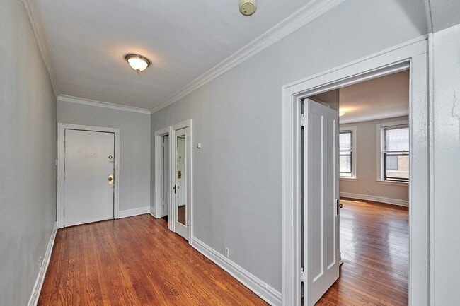 Building Photo - 5453 S Everett Ave Unit 3A