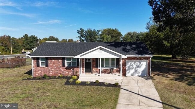 Building Photo - 3 Helen Ave