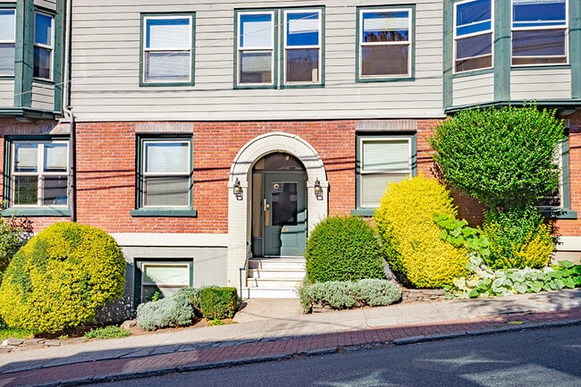 El Mondo Apartments