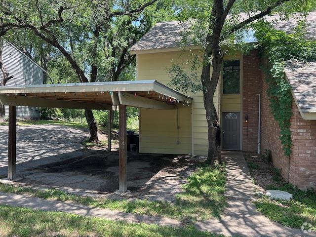 Building Photo - 1616 Elmhurst Dr Rental