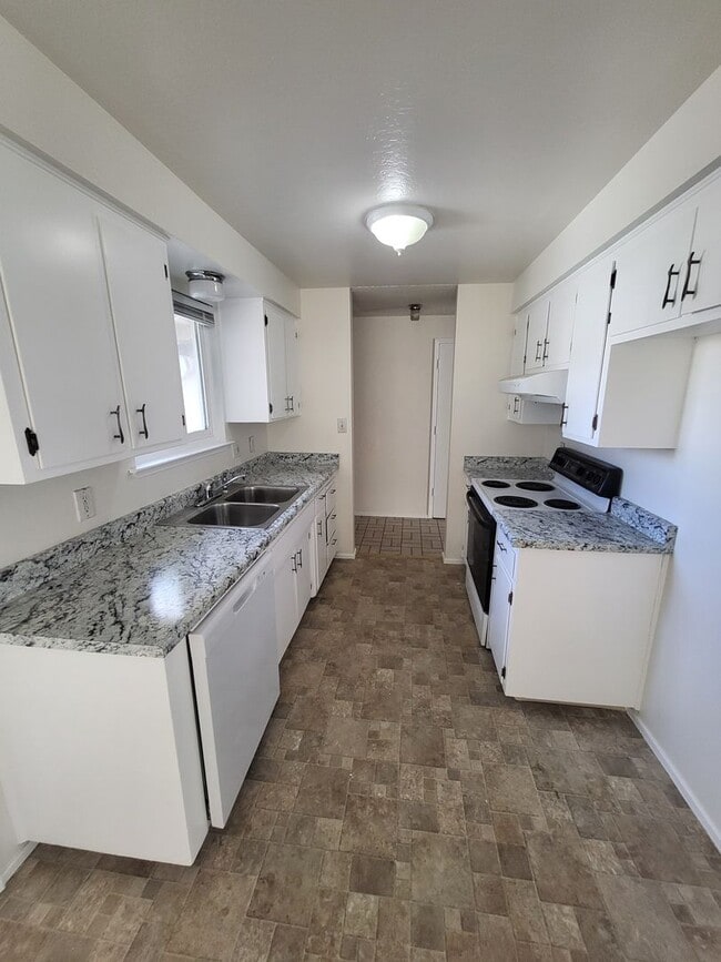 Photo - 4993 August Dr