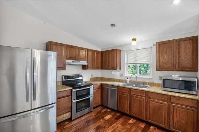 Photo - Bright and spacious 4Bd/2.5Bth haven located in a peaceful cul-de-sac!