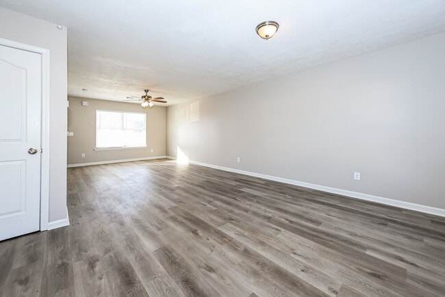 Photo - 336 Sarna Dr