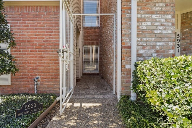 Photo - 5933 Woodway Place Ct