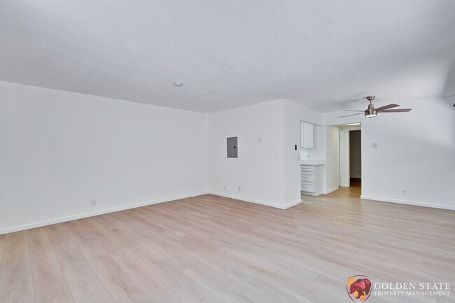 Photo - Updated 1 Bedroom Condo with Oversized Private Patio in Prime Mountain View Location