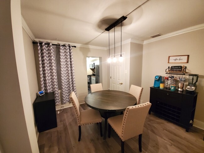 Photo - 114 Davis St