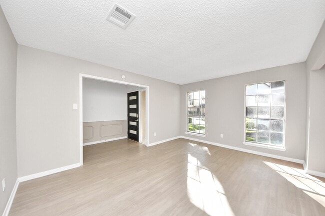 Building Photo - 6222 Vickijohn Dr