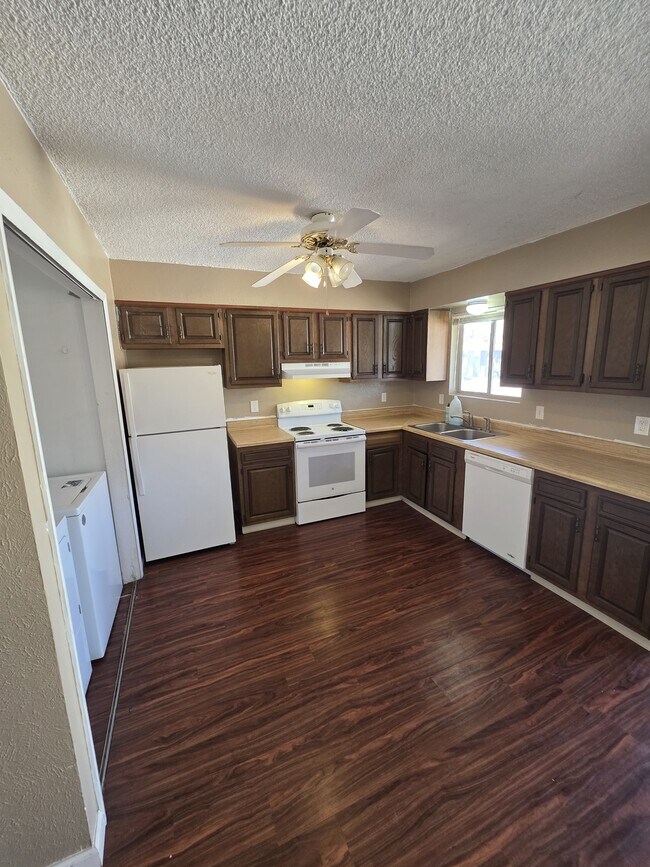 Photo - 488-32 1/8 32 1/8 Rd