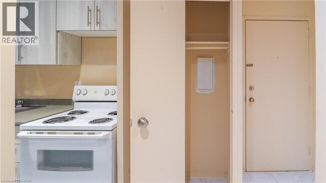 Photo - 84 SECOND Street Unit# 205 Unité 205