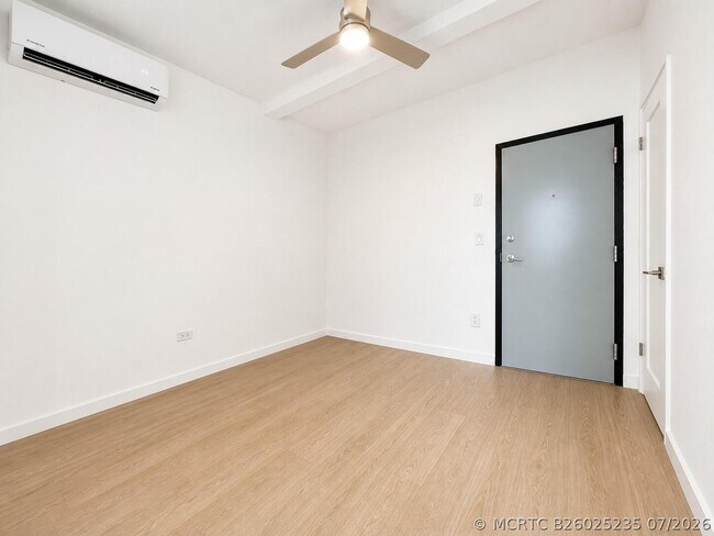 Photo - 901 Collins Ave Unit 209
