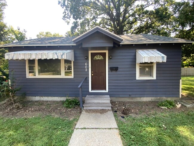 Building Photo - 602 W English St