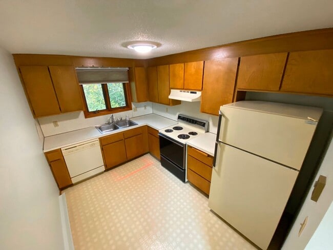 16 Northampton Ln