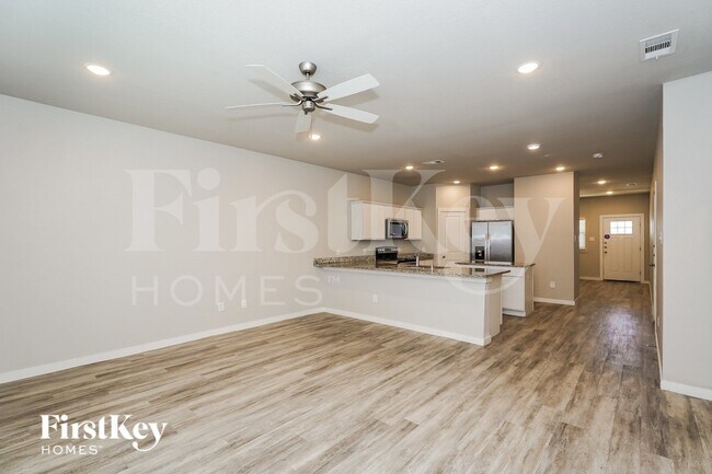 615 Sophia Wy