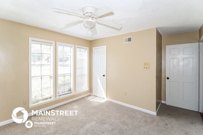 Photo - 2700 Rockcreek Pkwy