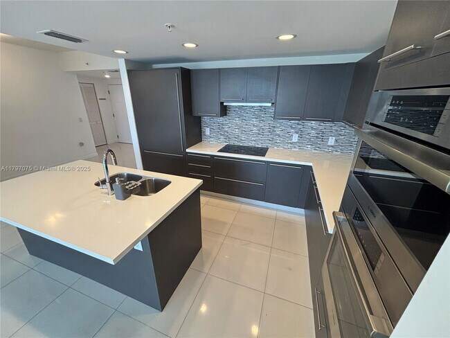 Building Photo - 7661 NW 107th Ave Unit 708 Rental