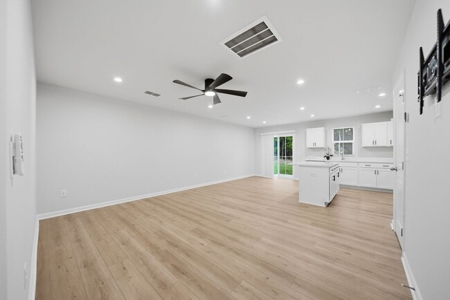 Photo - Modern 3 Bed 2.5 Bath Townhome in Bear Park Community