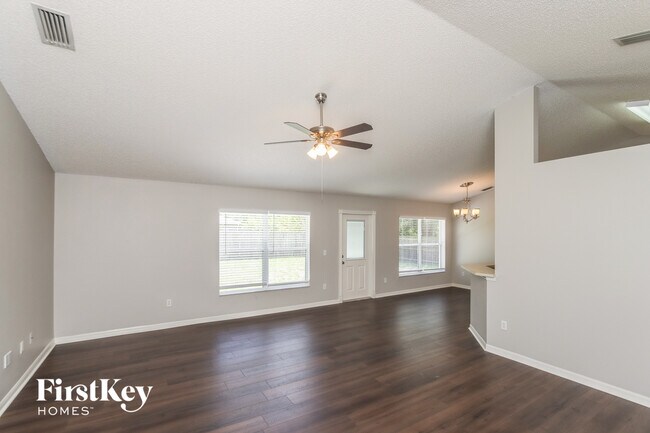 Photo - 826 Tedder Rd SE