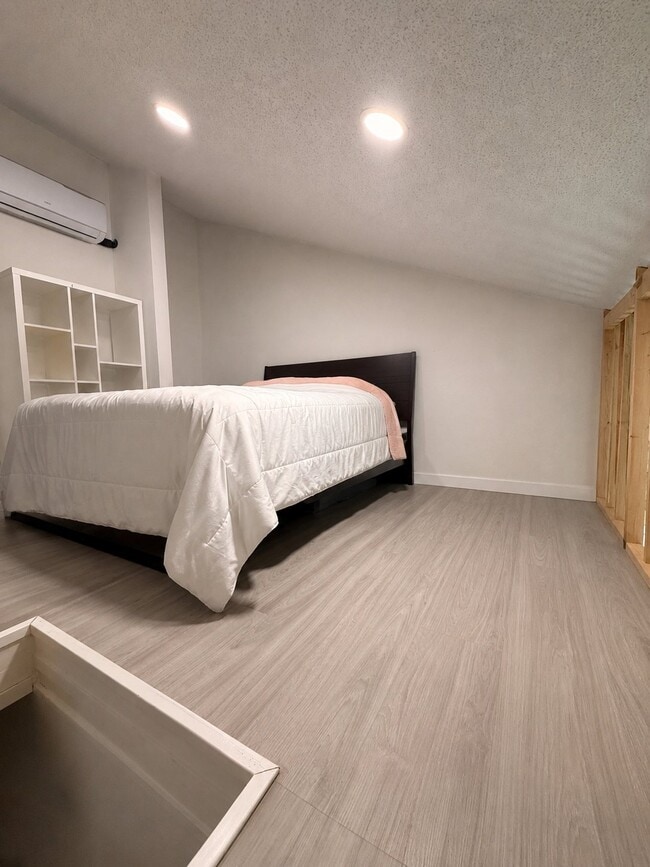 Photo - 2700 Buttonwood Ave Unidad 1