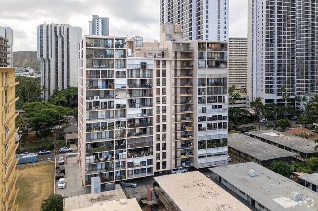 Photo - 250 Ohua Ave