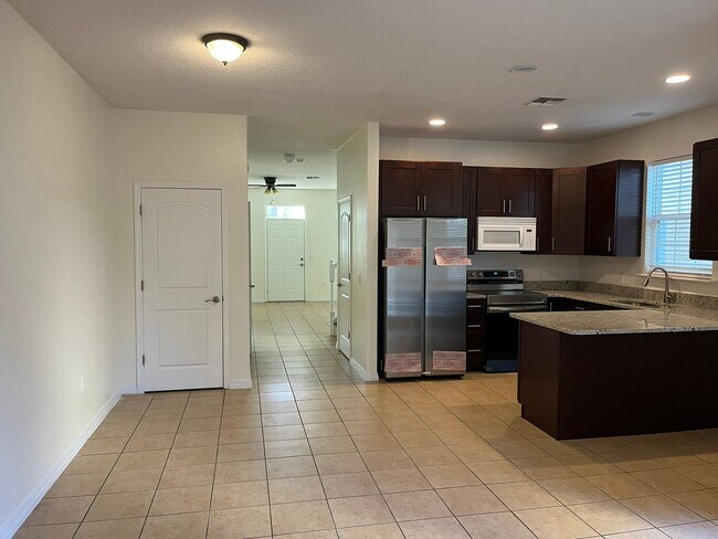 Photo - 3/2.5 Townhouse in Downtown Kissimmee