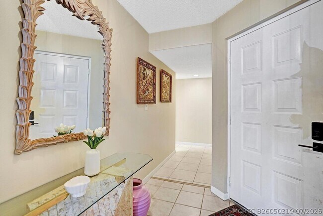 Photo - 107 Half Moon Cir Unit H1