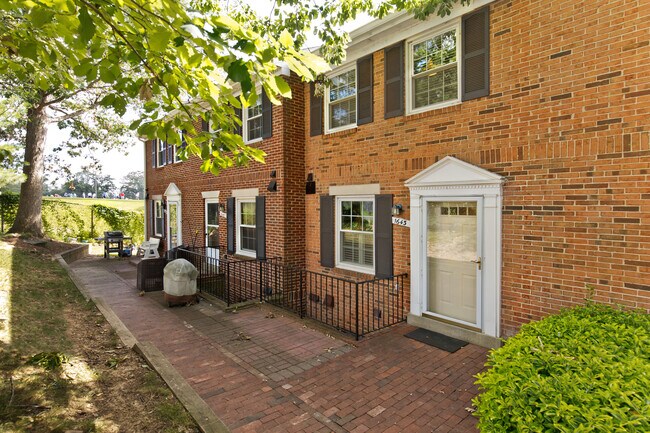 Photo - 1643 S Barton St