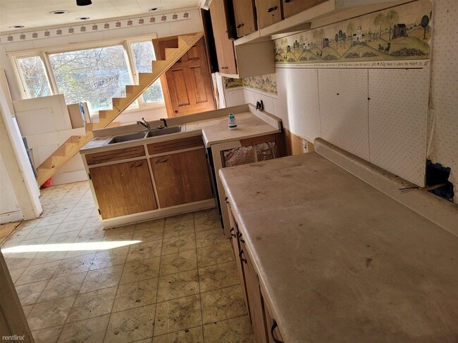 Photo - 3 br, 1.5 bath House - 332 North French St...