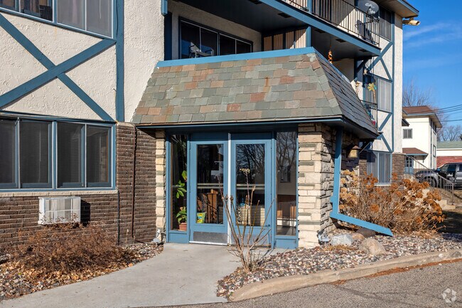 Brittany Apartments - Brittany Apartments