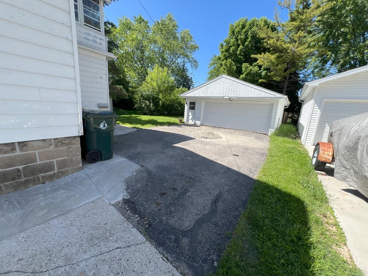 Photo - 237 Ledgeview Ave