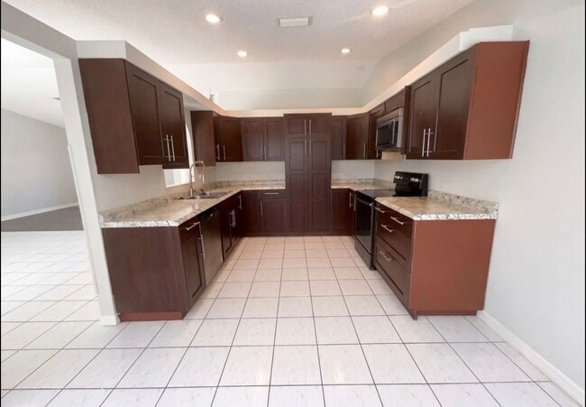 Photo - 1750 Evergreen Ct