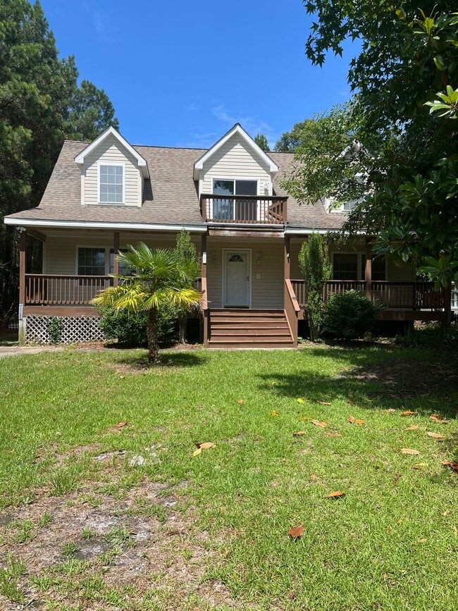 Building Photo - 3 Bedroom/2 Bathroom Furnished Winter Rent... Rental
