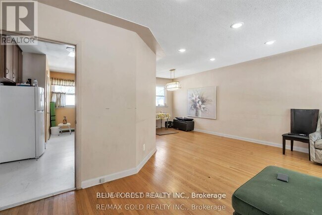 Photo - 344 McNay St