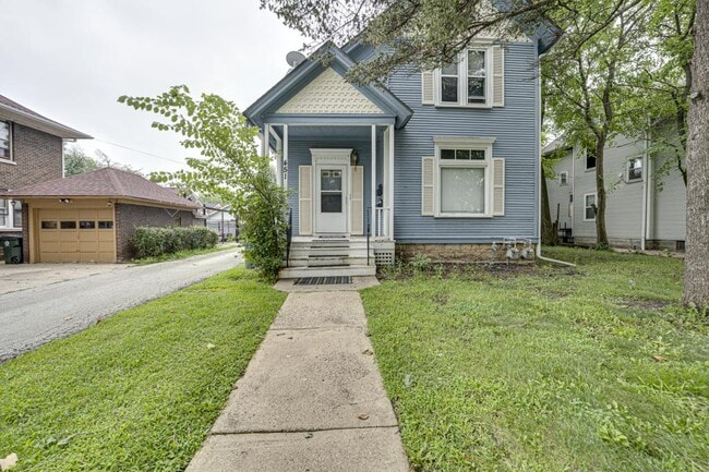 Photo - 451 Marion Ave