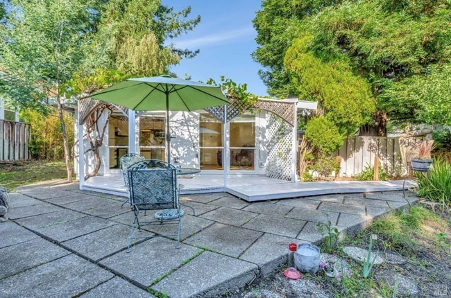 Building Photo - 505 Pineo Ave