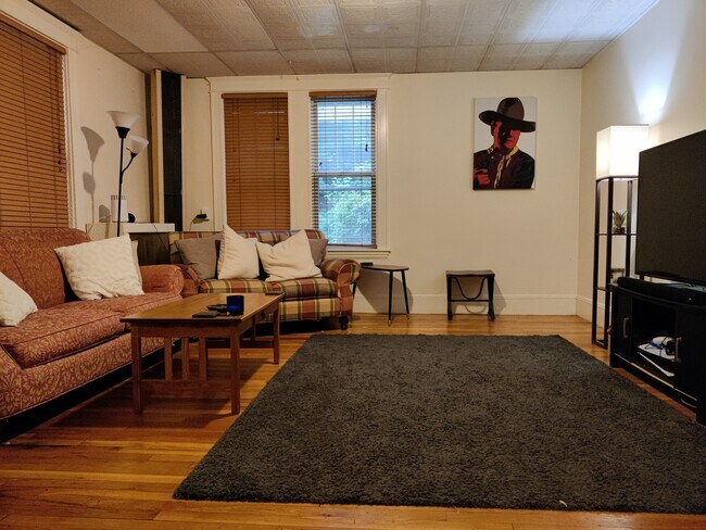 Building Photo - 5 Kilsyth Ter Unit 1 Rental