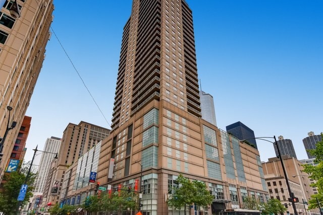 Building Photo - 545 N Dearborn St Unit W2804