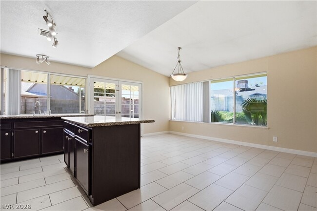 Photo - 5221 Percheron St