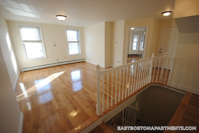 Photo - 30 Wordsworth St Unit 1