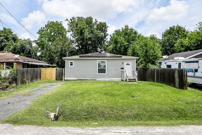 Photo - 4137 Galesburg St