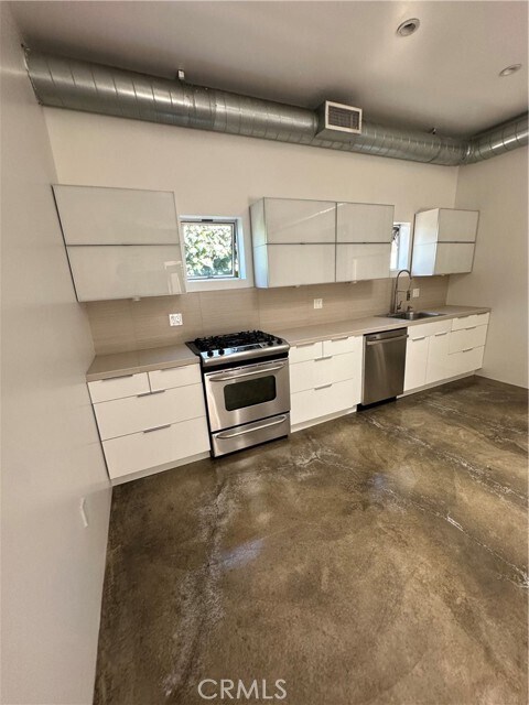 Photo - 1046 S Hudson Ave