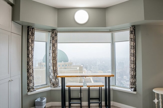 Photo - 55 Avenue Rd Unit SI ID1507402P