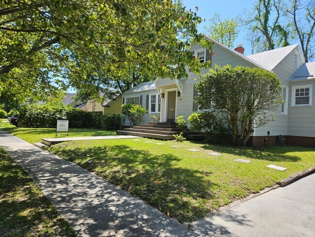 Photo - 3 Bed 3 Bath Home in the Heart of Midtown Savannah